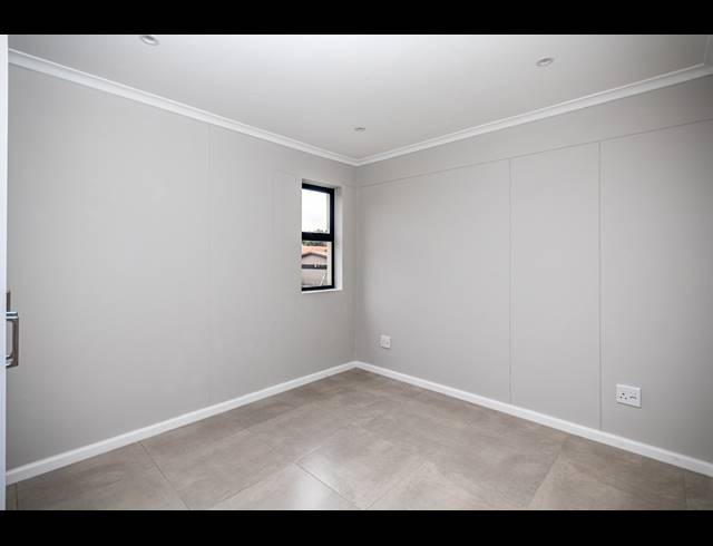 20 BEDROOM APARTMENT BLOCK FOR SALE IN TABLE VIEW